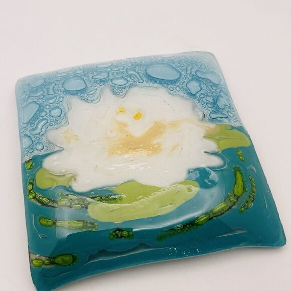 Fused Art Glass White Water Lily Square Soap Trinket Dish Handmade Ecuador - Picture 4 of 4